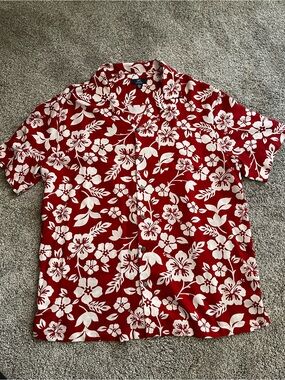 Men’s Red and White Floral Short-Sleeve Aloha Shirt